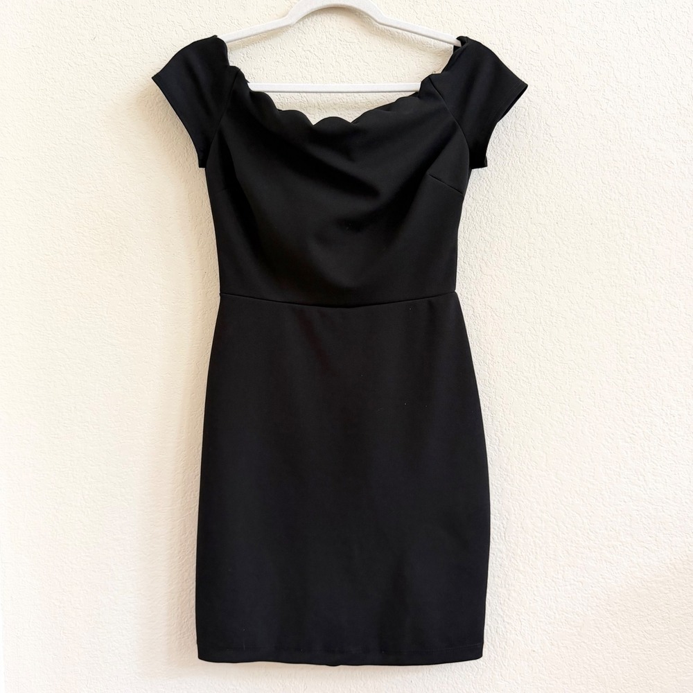 Camille La Vie Black Scalloped Off Shoulder Mini Dress Size 7/8
